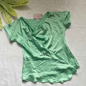 ⭐️nwt Miss Miss by Valentina Satin Short Sleeve Top⭐️
